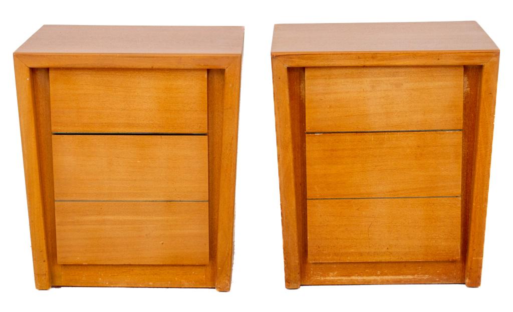 Mid-Century Modernage Blond Wood Bed Tables, 2 (1 of 7)