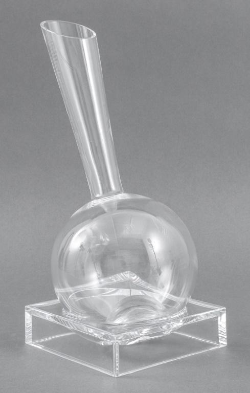 Italesse Vinocchio Glass Decanter on Acrylic Stand (1 of 11)