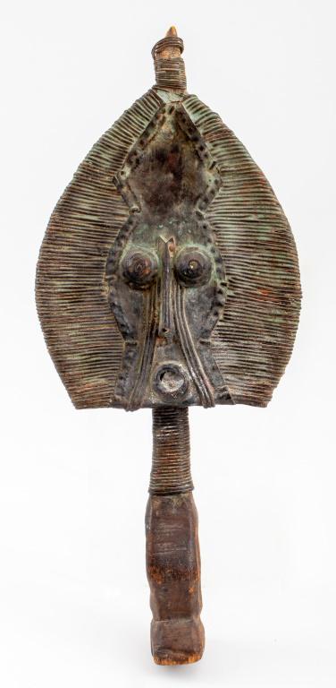 African Kota Brass Mounted Wooden Reliquary Figure: Central African, Kota people of Gabon, carved wood reliquary figure of the Mohongwe type, mounted with repousse brass to depict an anthropomorphic figure, circa late nineteenth or early twentieth cent