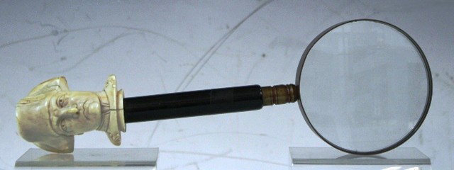 Magnifying Glass w/ Ivory Napoleon Head: Magnifying glass with ivory Napoleon head on handle; unmarked. Dimensions: 9-1/8"L x 3"W x 1-1/4"D