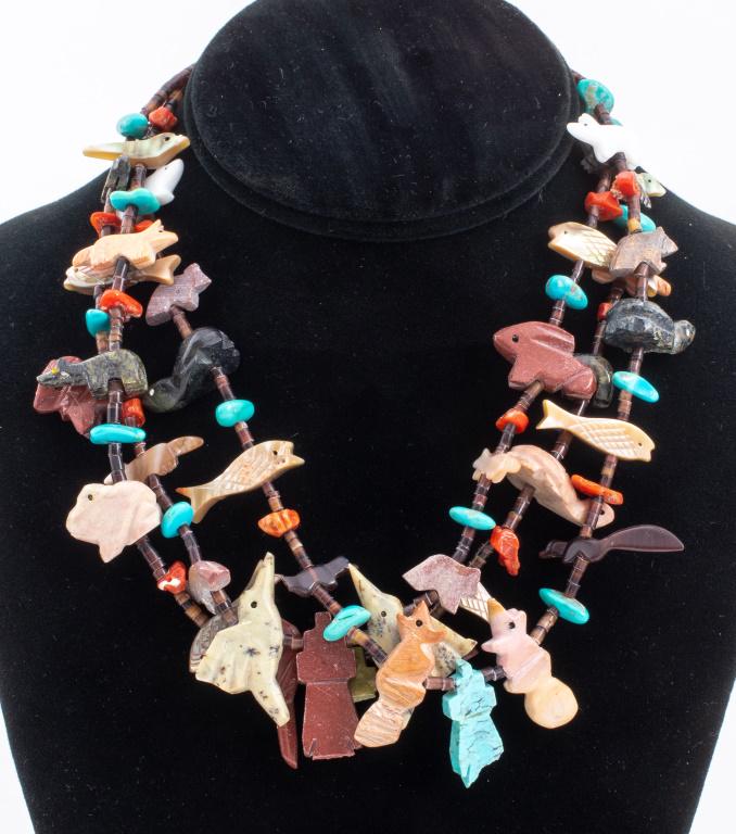 Zuni Native American Fetish Necklace (1 of 7)
