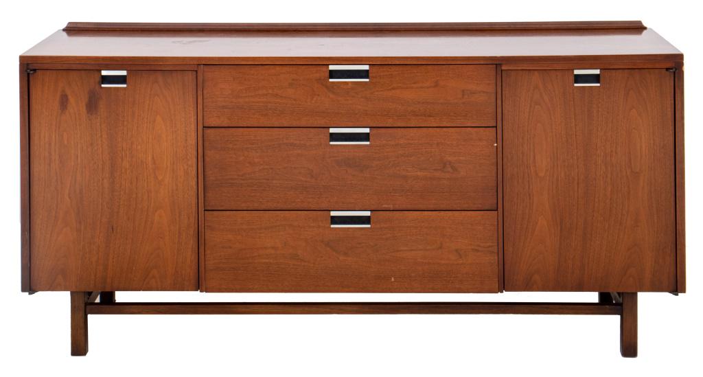 Mid-Century Modern Walnut Sideboard Credenza (1 of 11)