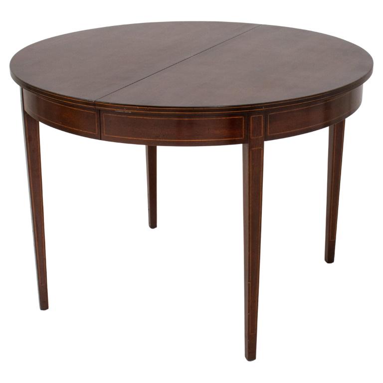 American Federal Style Round Extending Table (1 of 10)