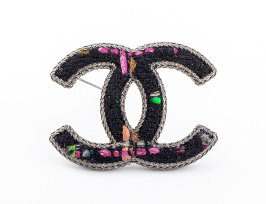 Chanel Runway Fabric Mounted Brooch (1 of 6)