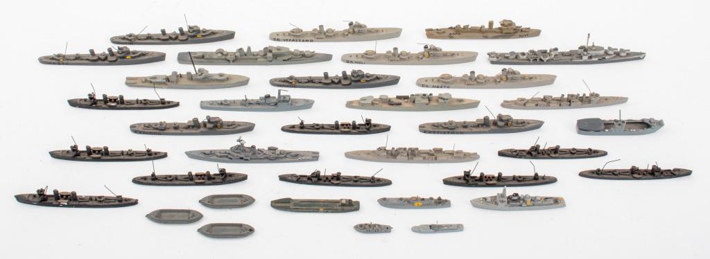Vintage Die-Cast Diminutive Ship Models, 35 (1 of 8)