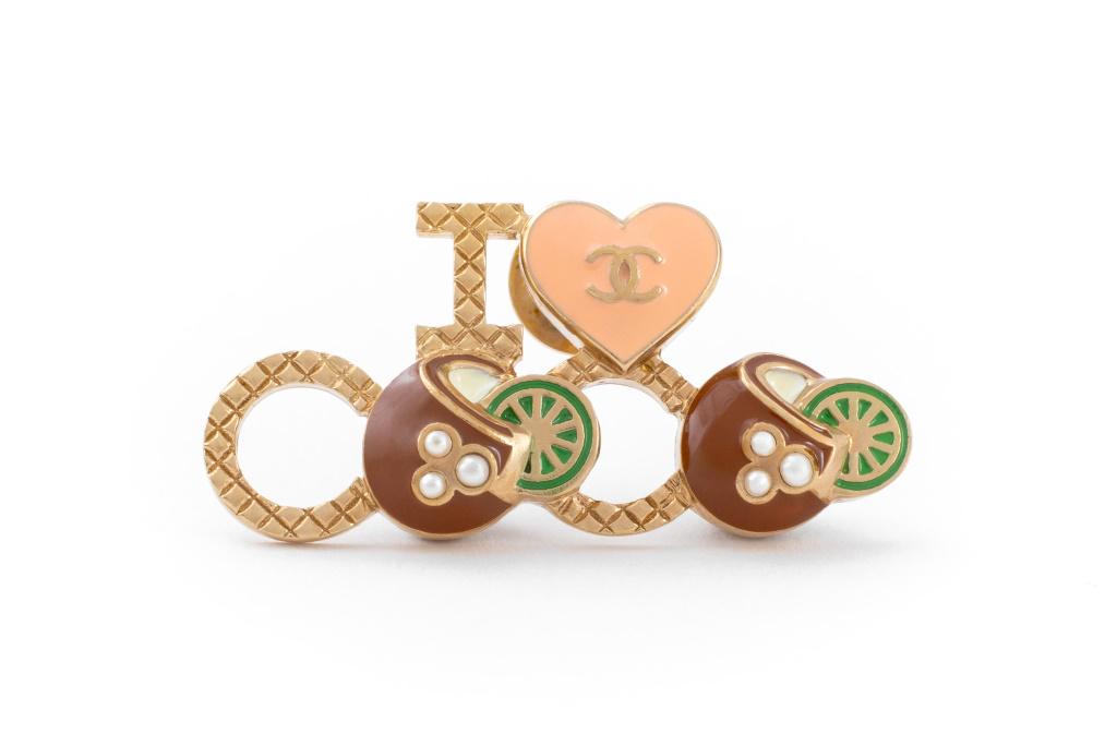 Chanel Runway Coconut Motif Brooch, 2017 (1 of 8)