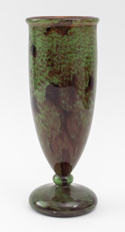 Schneider Art Deco Glass Pedestal Vase (1 of 9)
