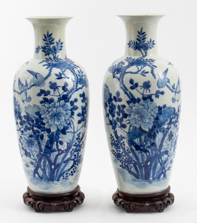 Chinese Kangxi Mark Blue & White Porcelain Vases 2 (1 of 14)