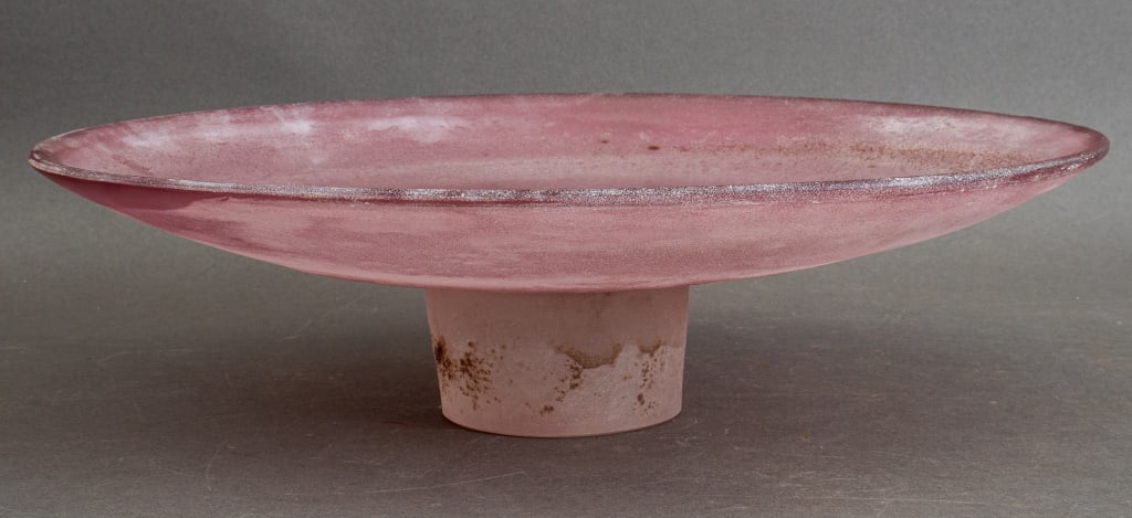 Gino Cenedese Scavo Corroso Glass Centerpiece: Gino Cenedese (Italian, 1907-1973) a Mid-Century lilac purple scavo corroso glass centerpiece, signed "Cenedese" and with Cenedese label to undersides, the oval plateau on columnar base. 5" H x 19" W