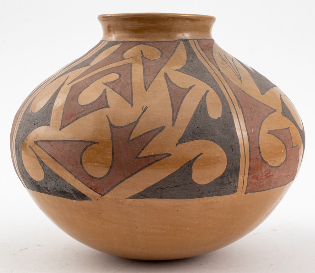 Signed Mata Ortiz Pottery Olla Vessel (1 of 7)