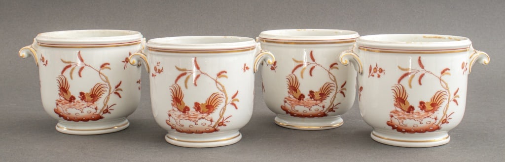 Italian Ginori Porcelain Sienna Rust Cachepots, 4: Set of four diminutive Italian Richard Ginori porcelain cachepots, each with green underglaze marks for Ginori and "Made in Italy" stamps, circa 1980s in the "Sienna Rust" pattern depicting roosters a