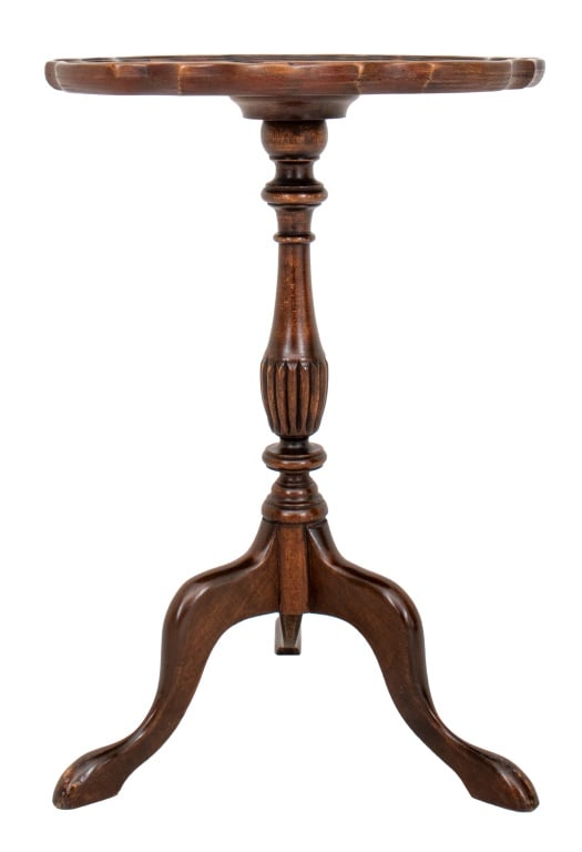 George III Style Small Pedestal Table, 20th C. (1 of 9)