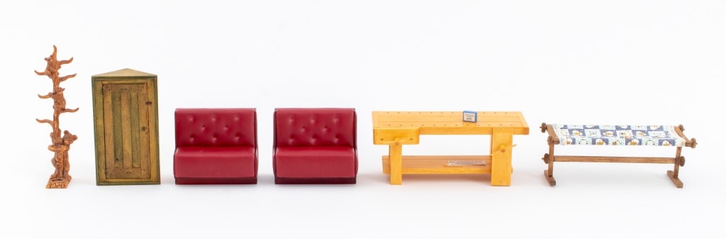 Diminutive Dollhouse Furniture & Accessories, 7 (1 of 20)