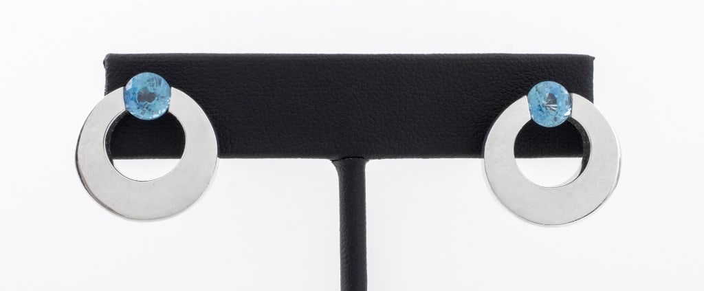 18K White Gold Blue Sapphire Earrings (1 of 6)