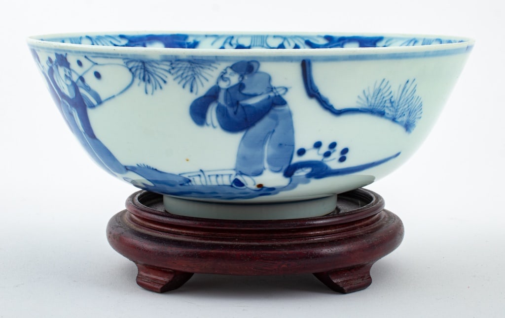 Vietnamese Hand-Painted Blue White Porcelain Bowl (1 of 8)
