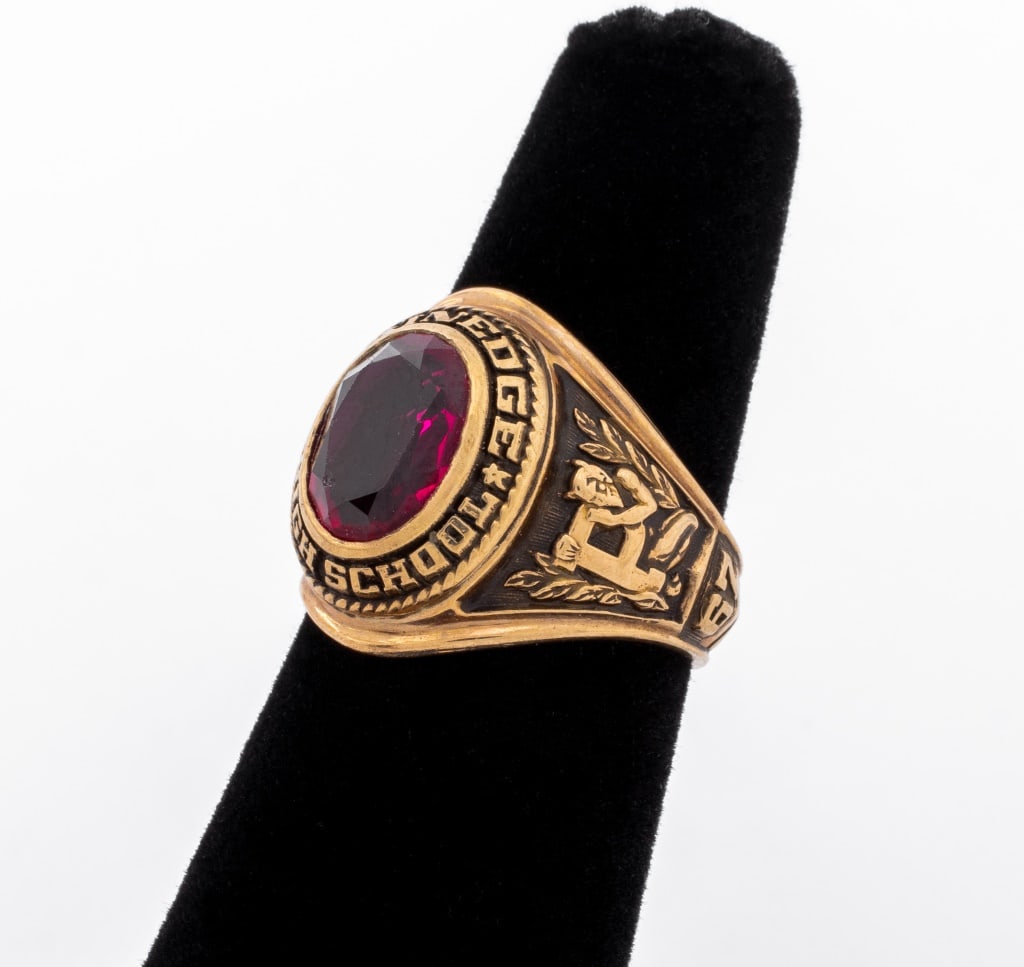 10K Yellow Gold High School Class Ring (1 of 8)