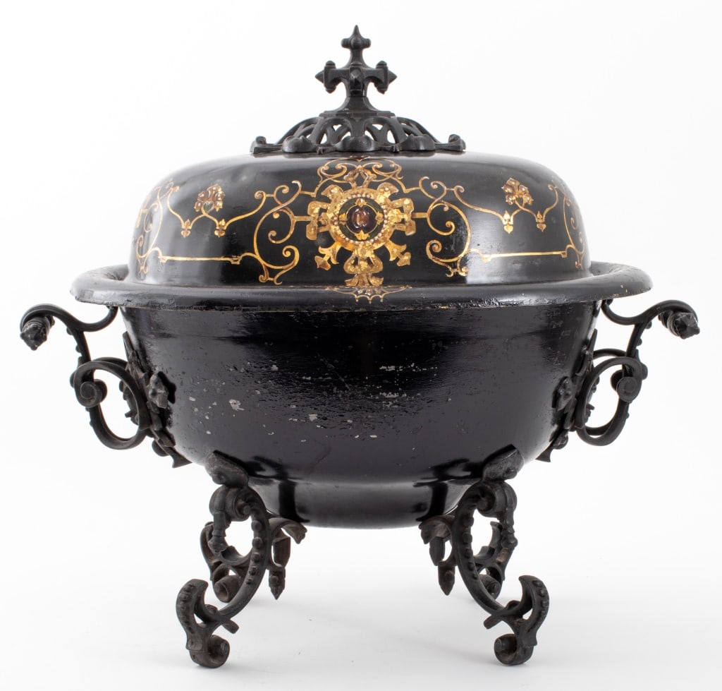 Victorian Tole Peinte and Cast Iron Coal Scuttle (1 of 14)