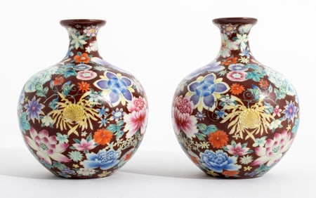 Chinese Qianlong Mark Porcelain Vases, Pair