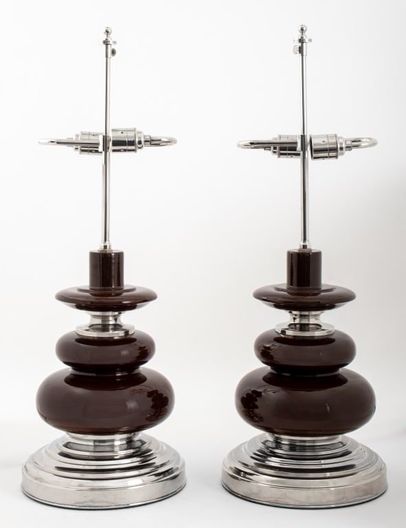 Spitzmiller Style Modern Ceramic Lamps, Pr: Pair of Spitzmiller Style Modern Ceramic Lamps, chrome base. 28" H x 10" Diameter. Provenance: From a Thad Hayes-designed 15 Central Park West private residence. Keywords: Lighting, Contemporary, Matc