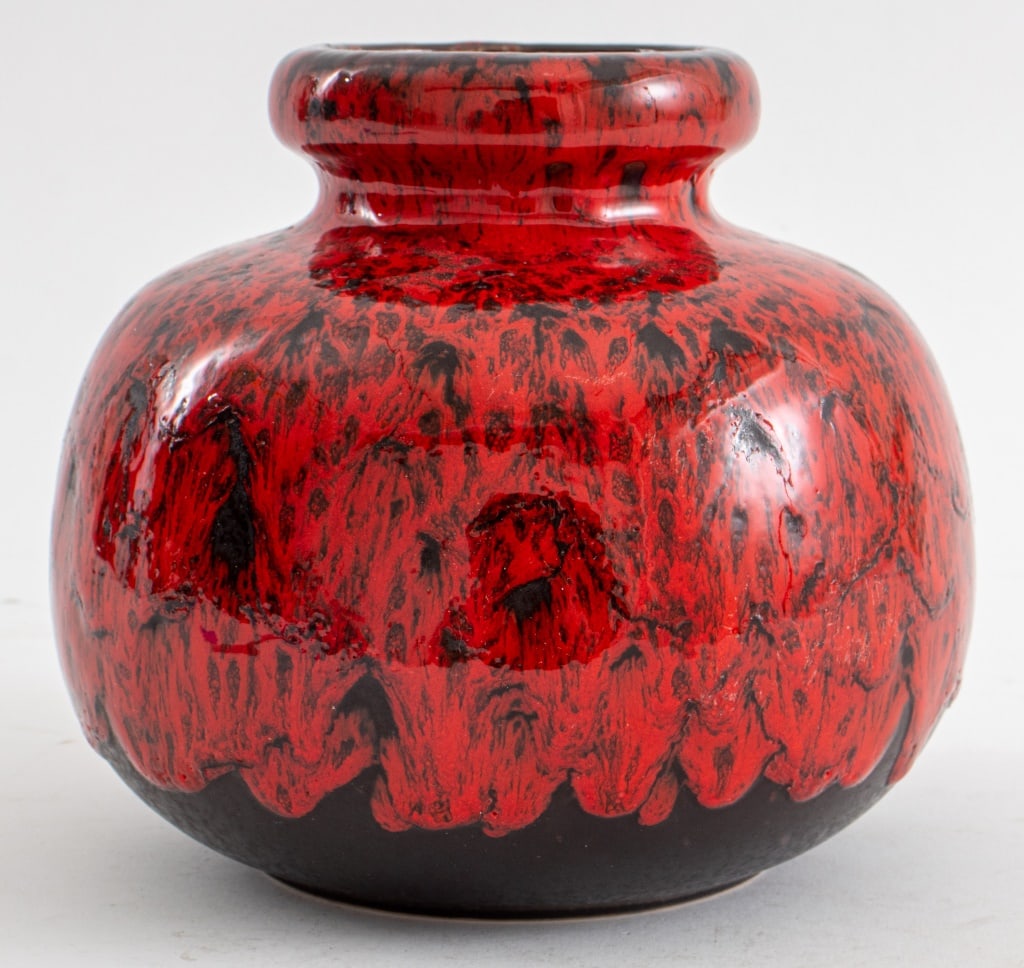 Scheurich Keramik Fat Lava Vase: Scheurich Keramik West German "Fat Lava" Vase, in red and black, the underside with in cast markings "W. Germany / 284-15" 6.25" H x 7" Diameter. Provenance: Property from the West Village, New York C