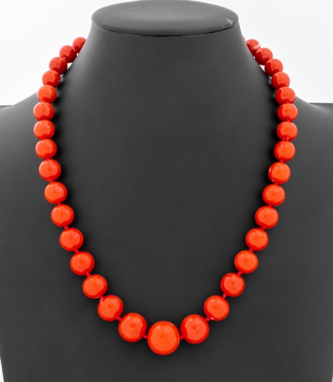 Graduated Coral Bead Necklace 18K Clasp (1 of 6)