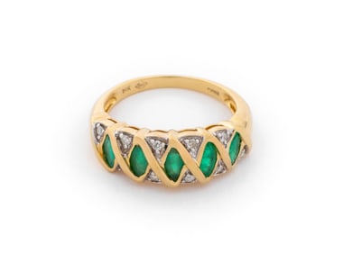 14K Yellow Gold Emerald Diamond Ring