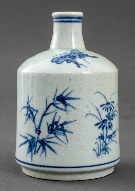 Korean Jeoson Blue & White Porcelain Bottle Vase (1 of 7)