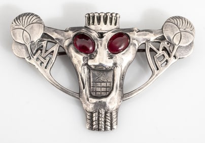 European Jugendstil Silver Garnet Set Brooch