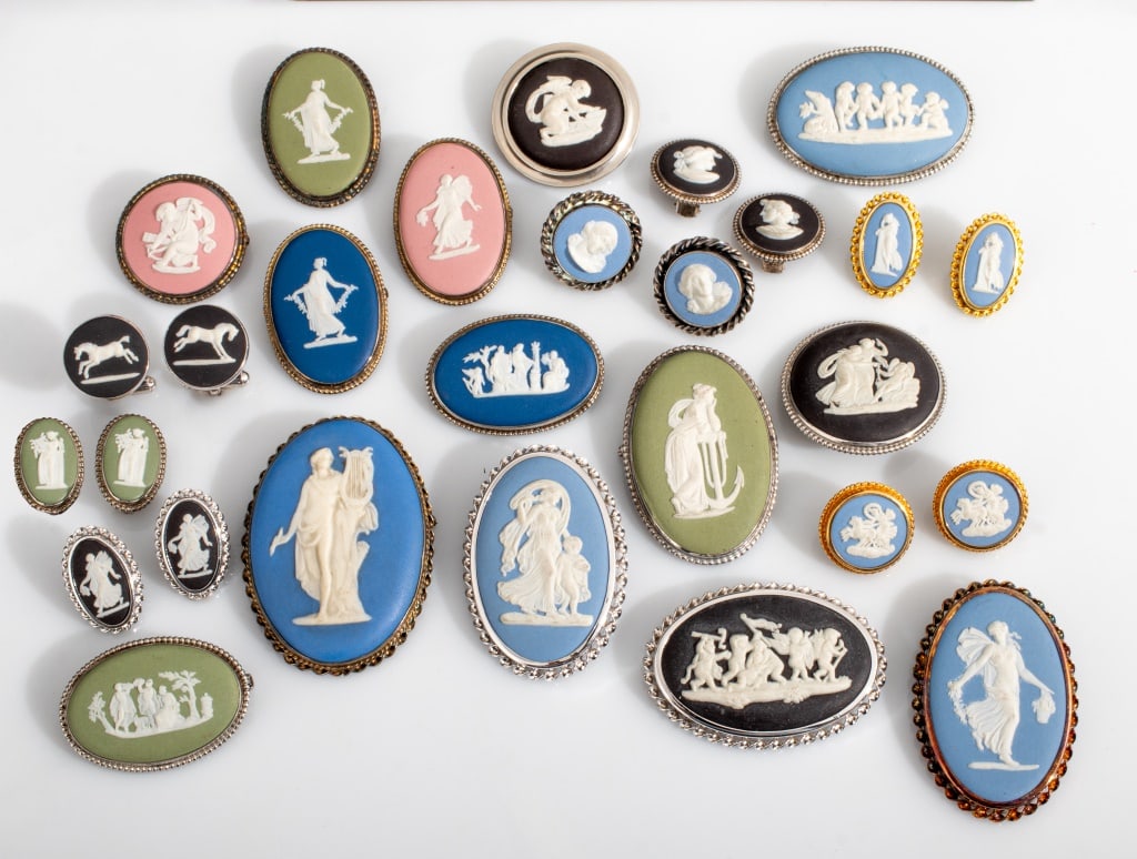 Wedgwood Jasperware Jewelry, 21 Pieces (1 of 10)