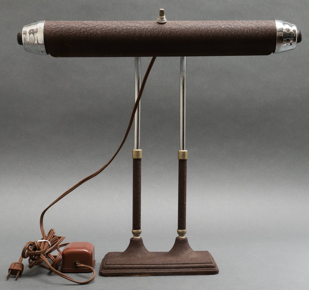 Radionic Trans Co. Mid-Century Banker's Table Lamp: Radionic Trans Co. Mid-Century Modern Banker's Table Lamp, the shade and base with textured brown coating, with "Radionic Trans Co. Chicago, Illinois" marks. 15" H x 15" W x 6" D. Provenance: From a N