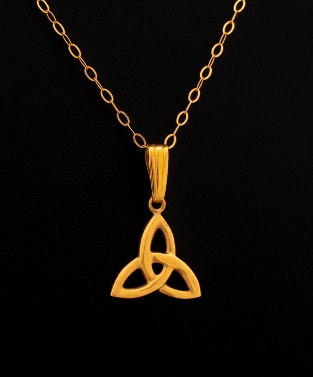 14K Yellow Gold Triquetra Symbol Pendant Necklace (1 of 4)