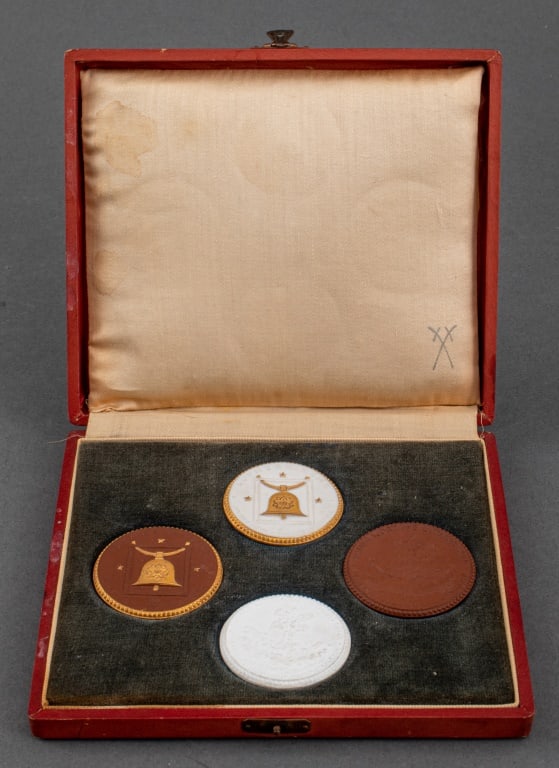 Meissen Porcelain Lutheran Commemorative Medals, 4 (1 of 8)