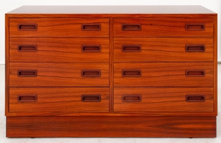 Danish Modern Rosewood Chest of 8 Drawers