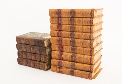 The History and Monarchy of England Books, 13