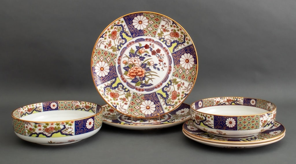 Japanese Imari Porcelain Plates and Bowls, 6 (1 of 9)