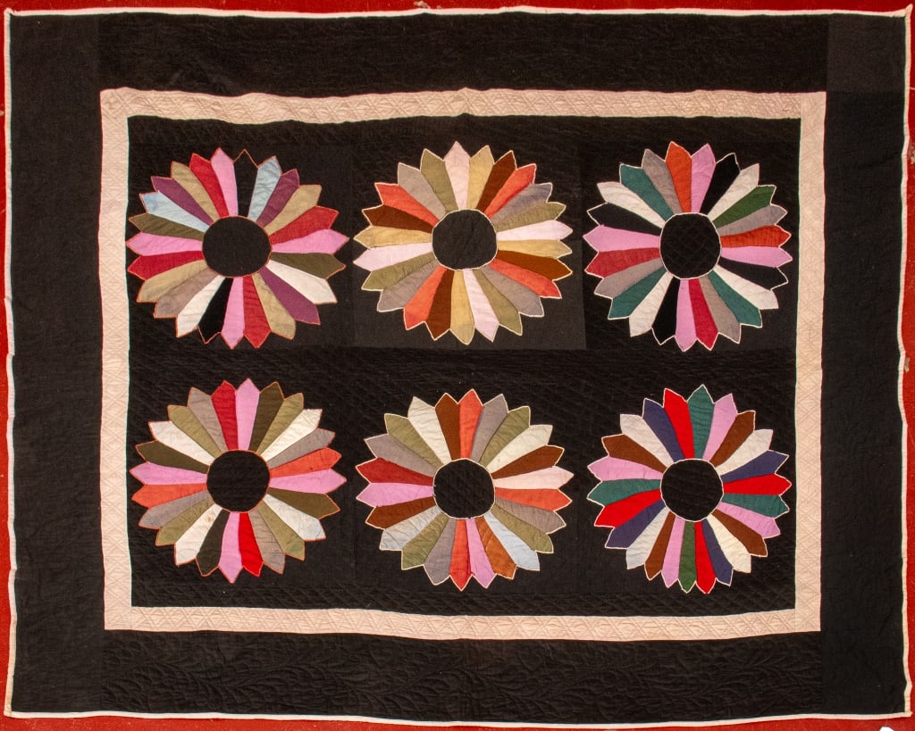 Dresden Plate Patchwork Quilt (1 of 6)
