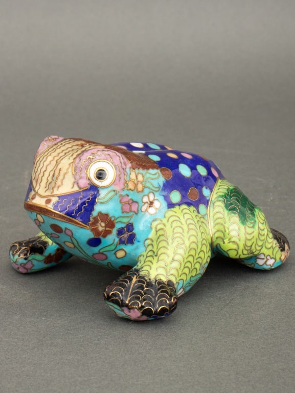 Chinese Cloissone Frog Figurine: Chinese Cloissone Frog Figurine, 20th century. 2.5" H x 4.25" W x 5" D. Provenance: From a Rye, New York Estate. Keywords: Asian Art, Statue, Figure, Sculpture, Polychrome, Floral, Patterns, Toad, Ani