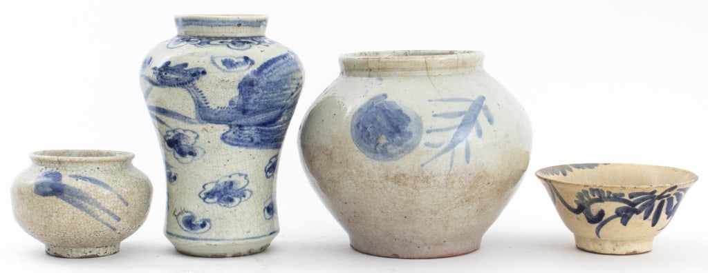 Korean Blue & White Ceramic Vessels, 4 (1 of 20)