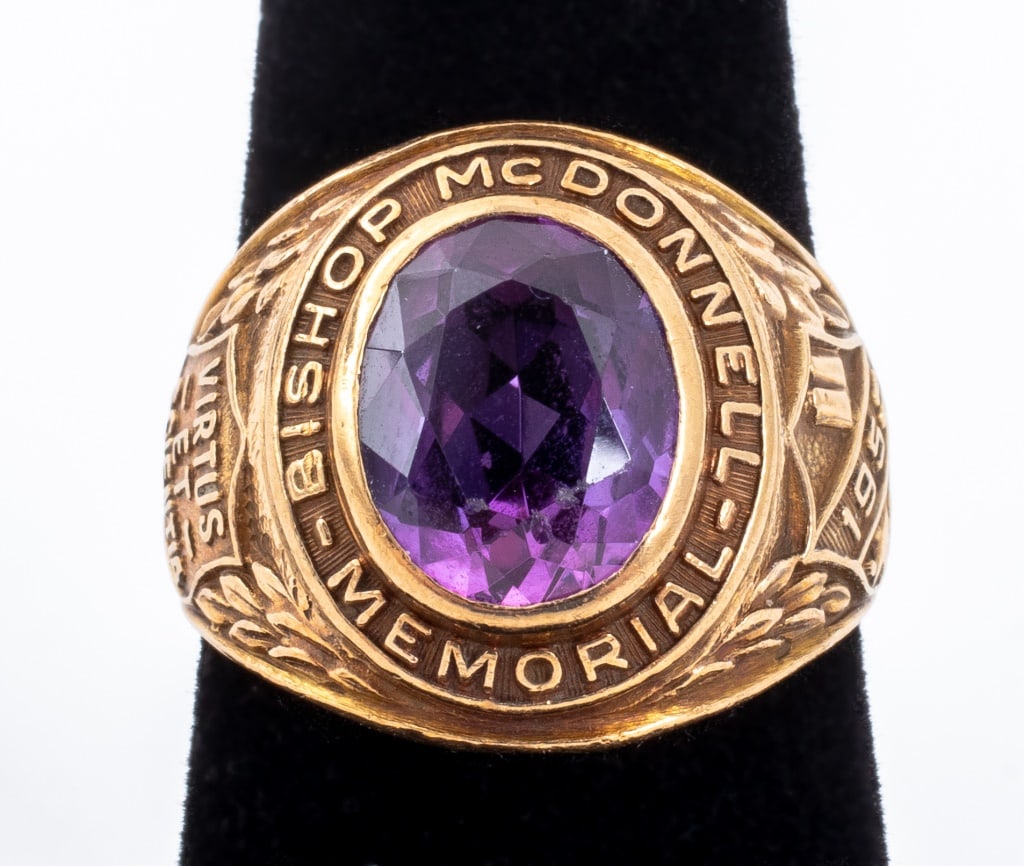 Dieges & Clust 10K Gold Class of 52 Ring (1 of 8)