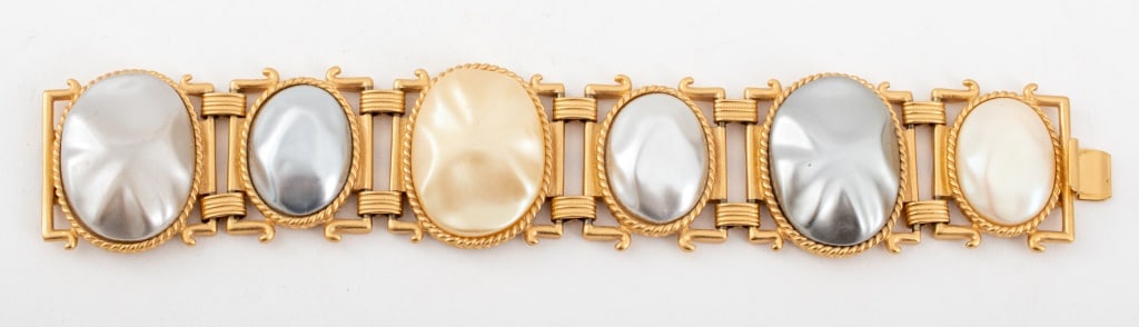 Yves Saint Laurent Faux Pearl Bracelet (1 of 6)