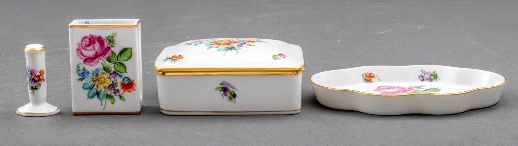 Herend Porcelain "Saxonian Bouquet" Toilet Set (1 of 19)