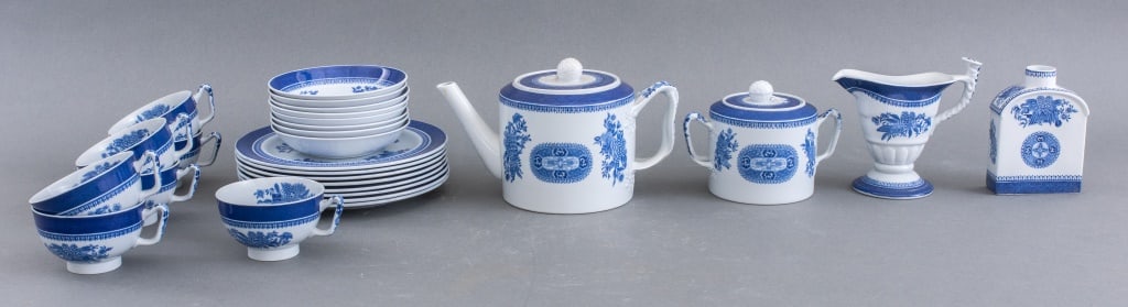 Copeland Spode "Fitzhugh Blue" Tea Service (1 of 14)