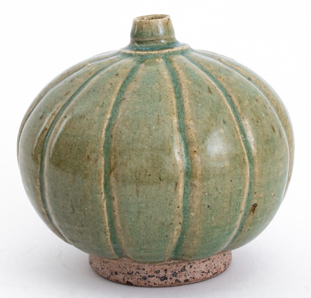 Korean Celadon Celadon Gourd Form Vase (1 of 6)