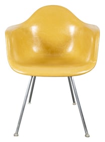 Eames Herman Miller Mid-Century Fiberglass Chair