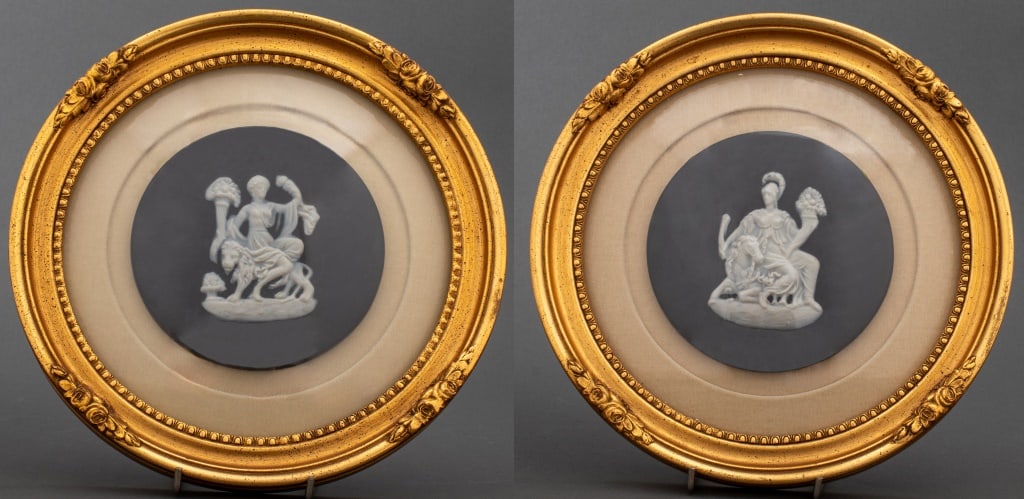 Limoges Round Cameo Plate Medallions, 2 (1 of 9)