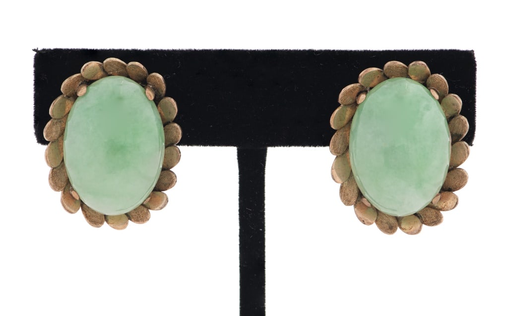 Vintage 14K Yellow Gold Oval Jade Scallop Earrings (1 of 4)