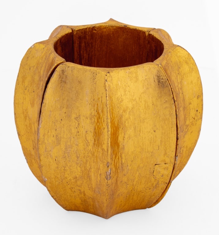 Monies Gold Leaf Expandable Octagonal Cuff: Monies Gold Leaf Expandable Octagonal Cuff, marked "Monies". Overall: 4" H x 4.5" Diameter. Provenance: From a New York City Collection. Keywords: Jewelry, Jewellery, Bracelet, Fashion, Accessories, A