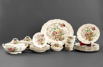 Royal Doulton "Hampshire" Dinner Service, 26