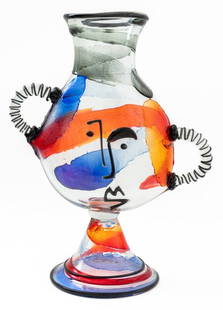 Mario Badioli "Hommage to Picasso" Art Glass Vase: Mario Badioli (Italian, b. 1940) "Hommage to Picasso", Art Glass Footed Vase, with asymmetrical hands and Cubist face, signed "Badioli M." to base. 21.5" H x 16" W x 9.5" D. Provenance: From an Upper