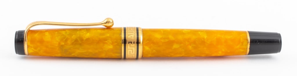 Aurora Optima 18K Yellow Gold Nib Fountain Pen (1 of 6)